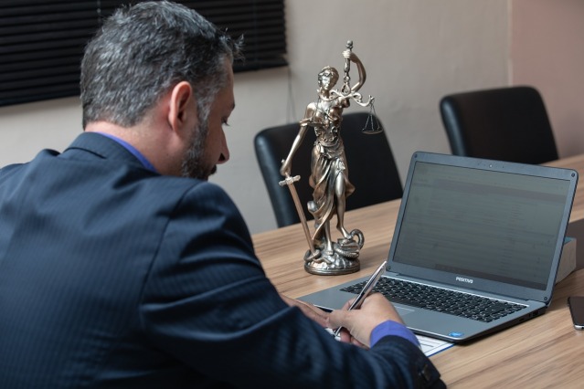 law office desk article 3
